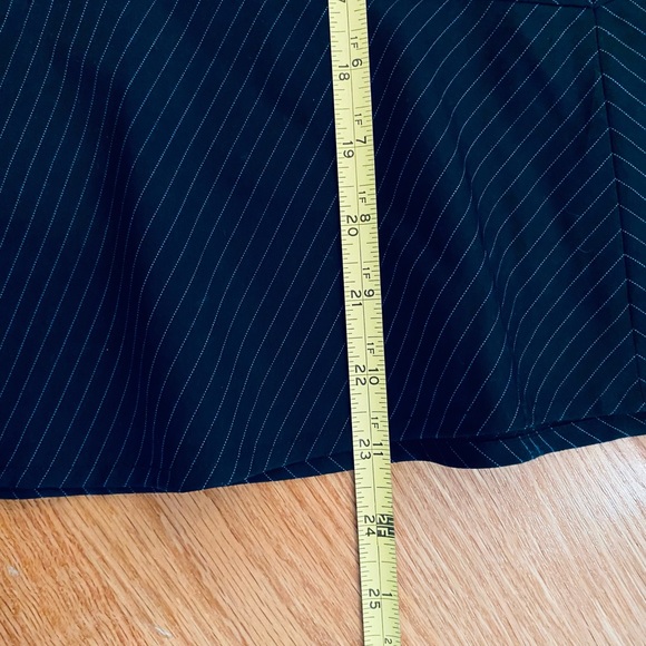 Ann Taylor - flounce pencil skirt - Picture 6 of 10